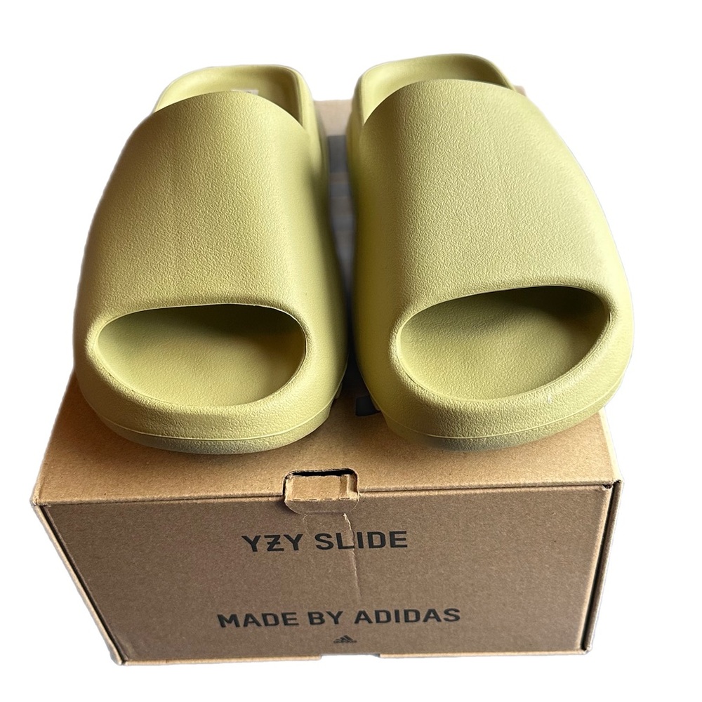 Adidas Yeezy Slide “Resin” (2022)